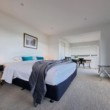 Fabulous Castor Bay 1 Bedroom With Views And Skytv Auckland Eksteriør bilde