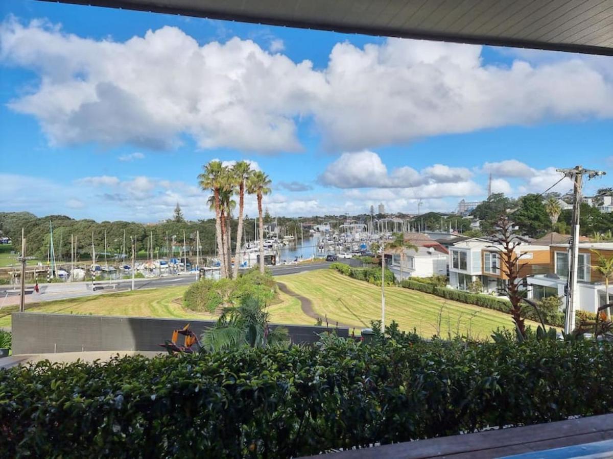 Fabulous Castor Bay 1 Bedroom With Views And Skytv Auckland Eksteriør bilde